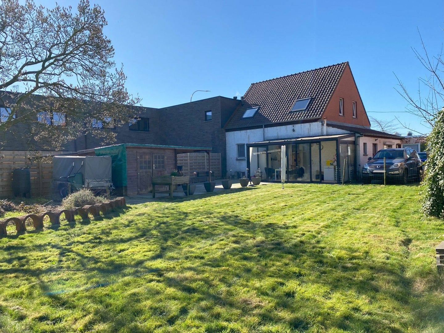Woning met karakter te koop op een uitgestrekt perceel van 3.264m² foto 4
