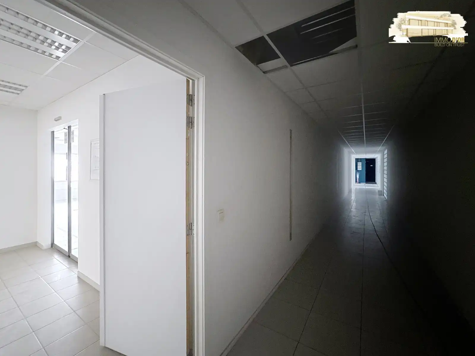 Ruime polyvalente kantoorruimte op topligging in Schoten foto 18