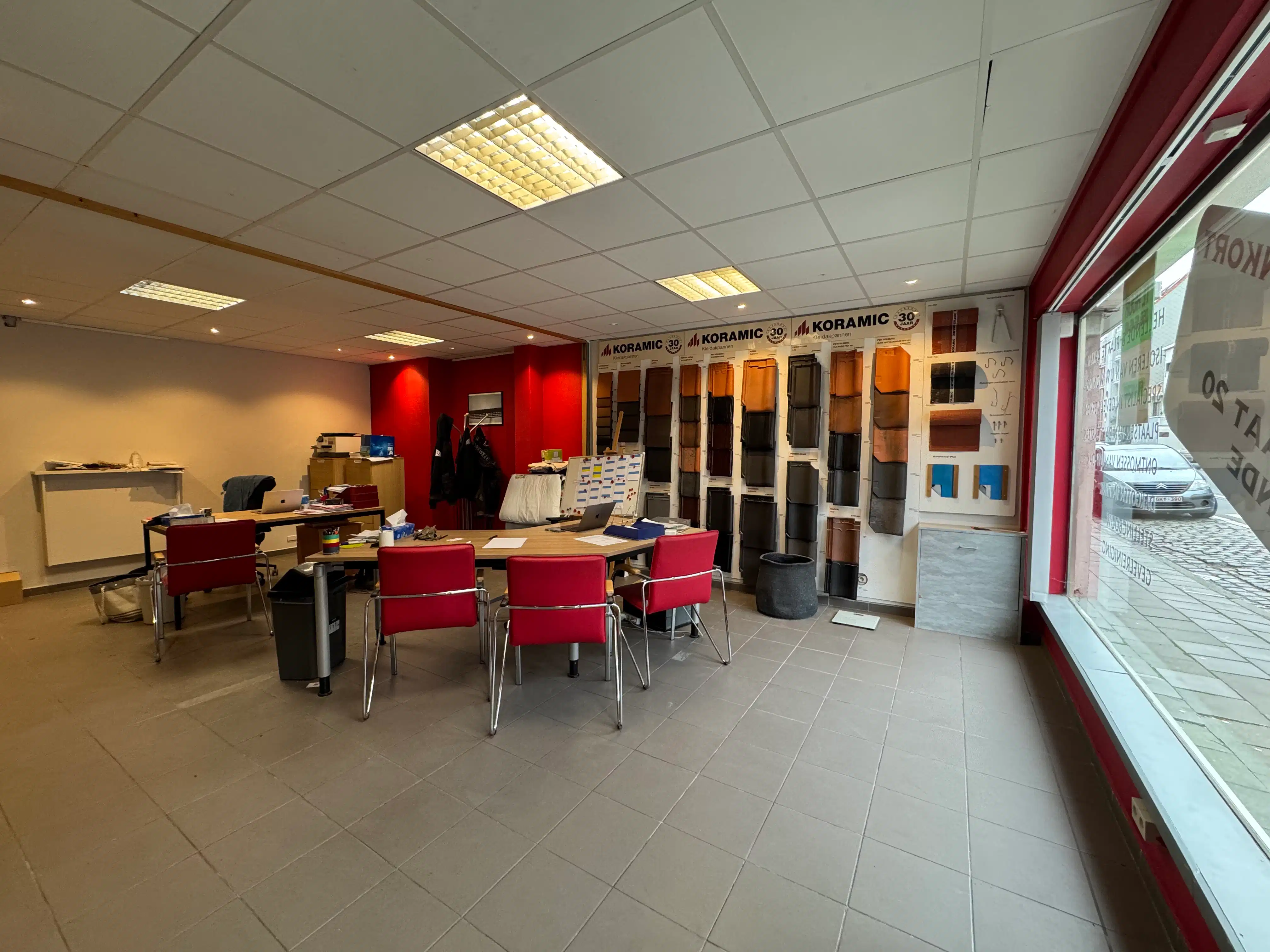 Handelsgelijkvloers 62 m² foto 2