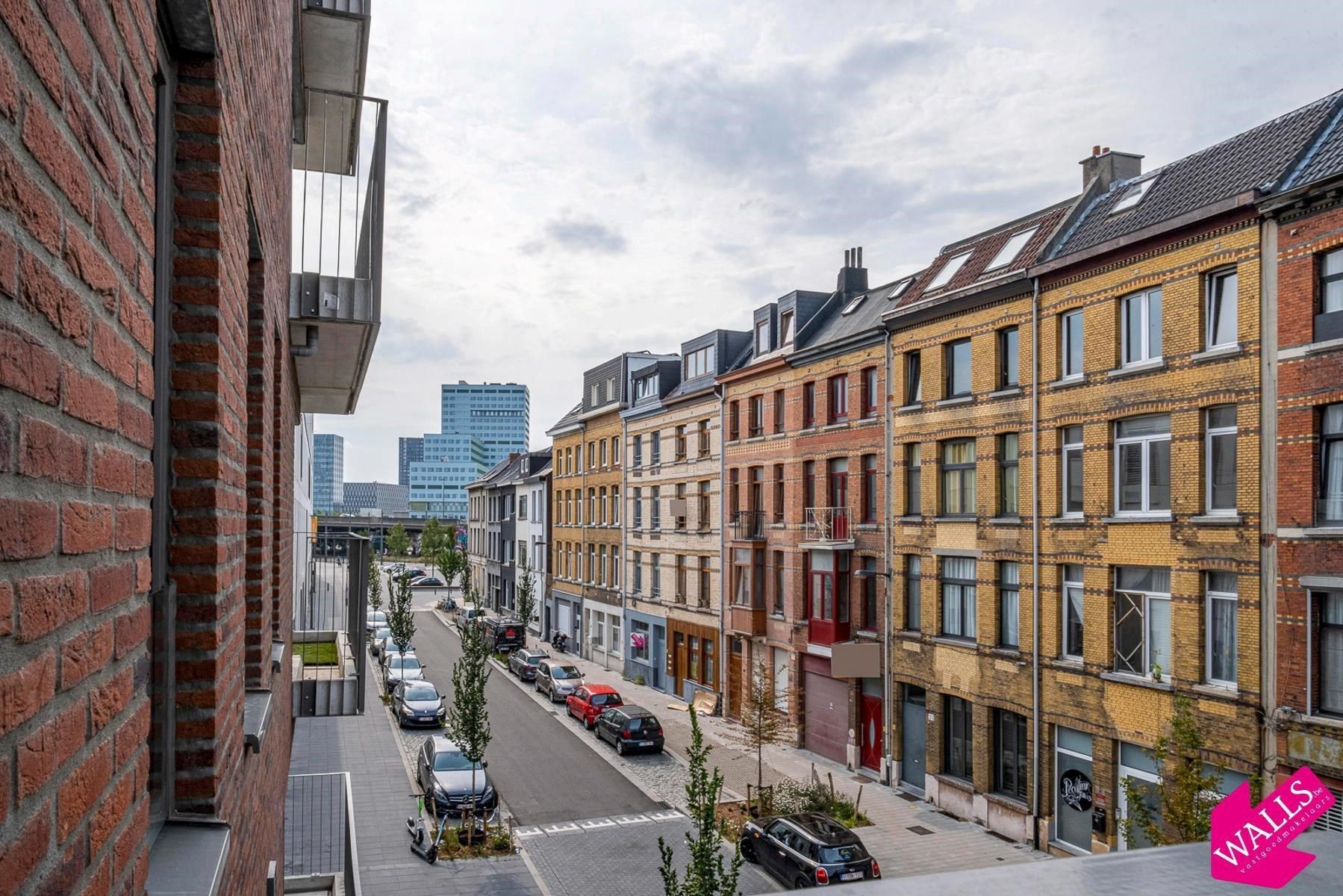 Nieuwbouw appartement met terras en parking, aan park Spoor Noord foto 14