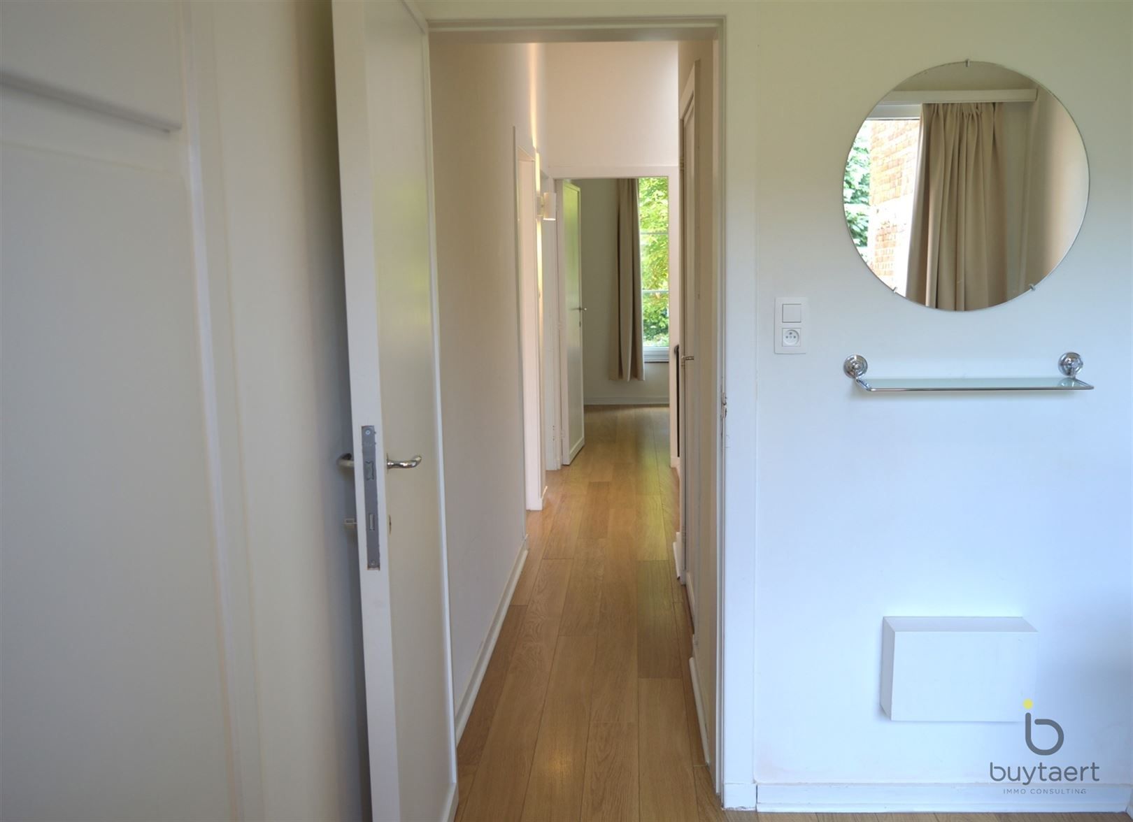 Karaktervolle art deco woning met vier slaapkamers en tuin midden in het welgekende "Pullhof" te Berchem. foto 14