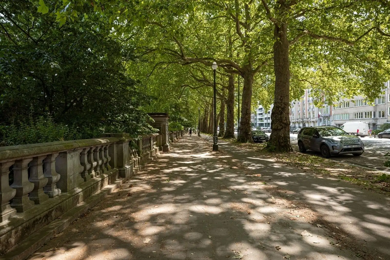 CAMBRE – Uitzonderlijk luxueus gelijkvloersappartement met tuin tegenover Ter Kamerenbos

  foto 30