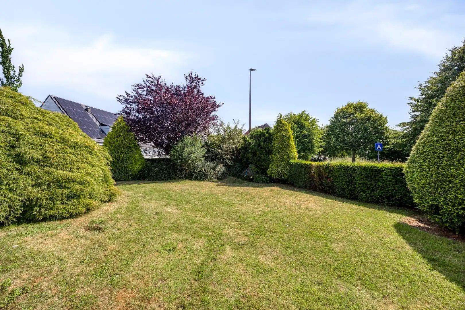 BUNGALOW – 2/4 kamers, garage & kelders – 1650 BEERSEL foto 3