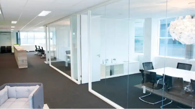 Moderne kantoorruimte te huur foto {{pictureIndex}}