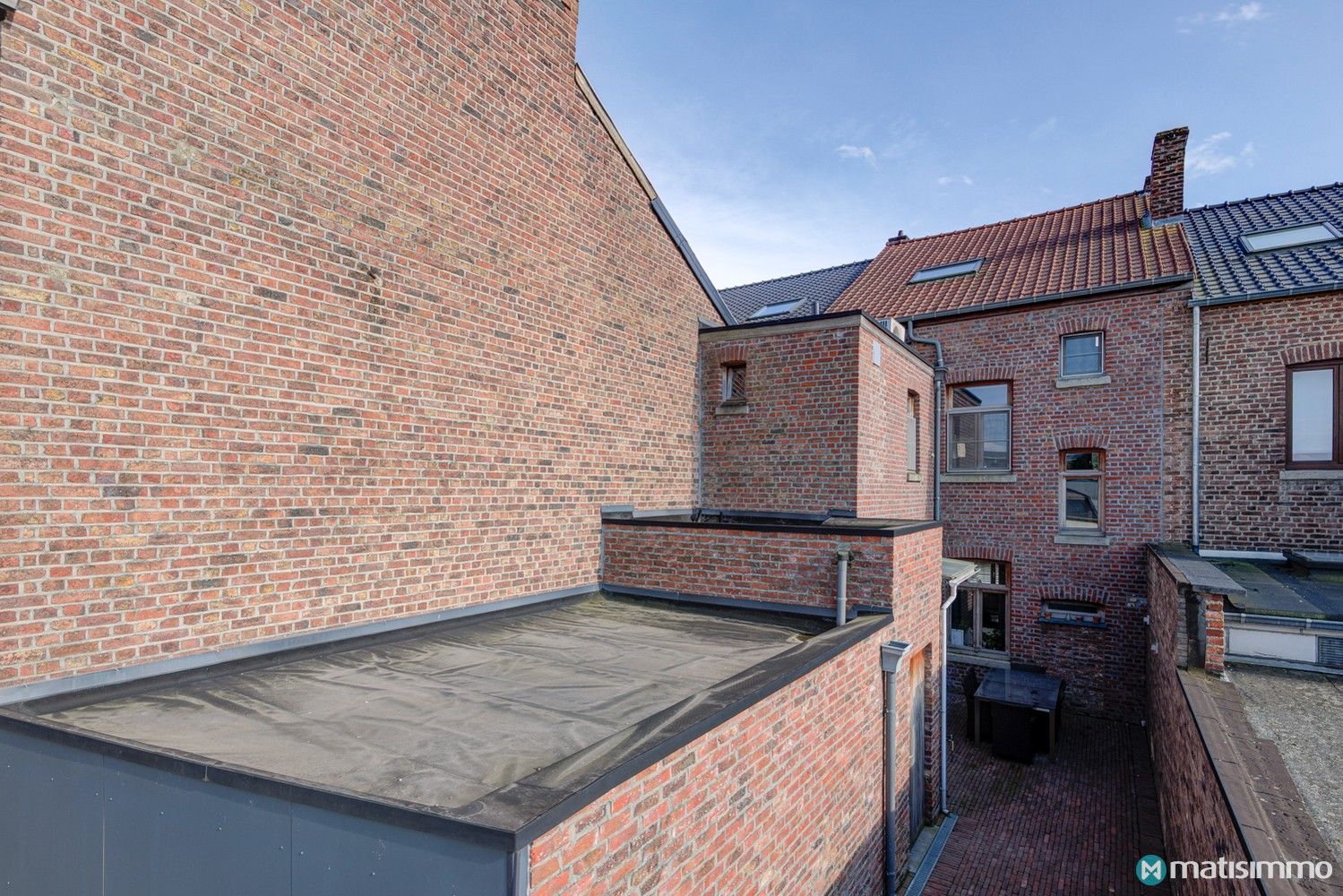 STATIG HERENHUIS MET 3 SLAAPKAMERS, ZONNEPANELEN EN GARAGE IN CENTRUM TONGEREN foto 35