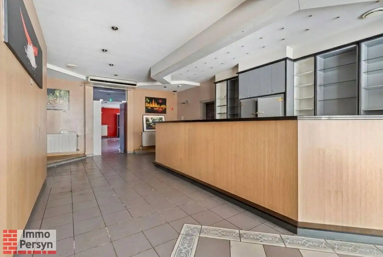 Veelzijdig handelspand met bovenliggende woonst en studio op centrale ligging in Begijnendijk foto 5
