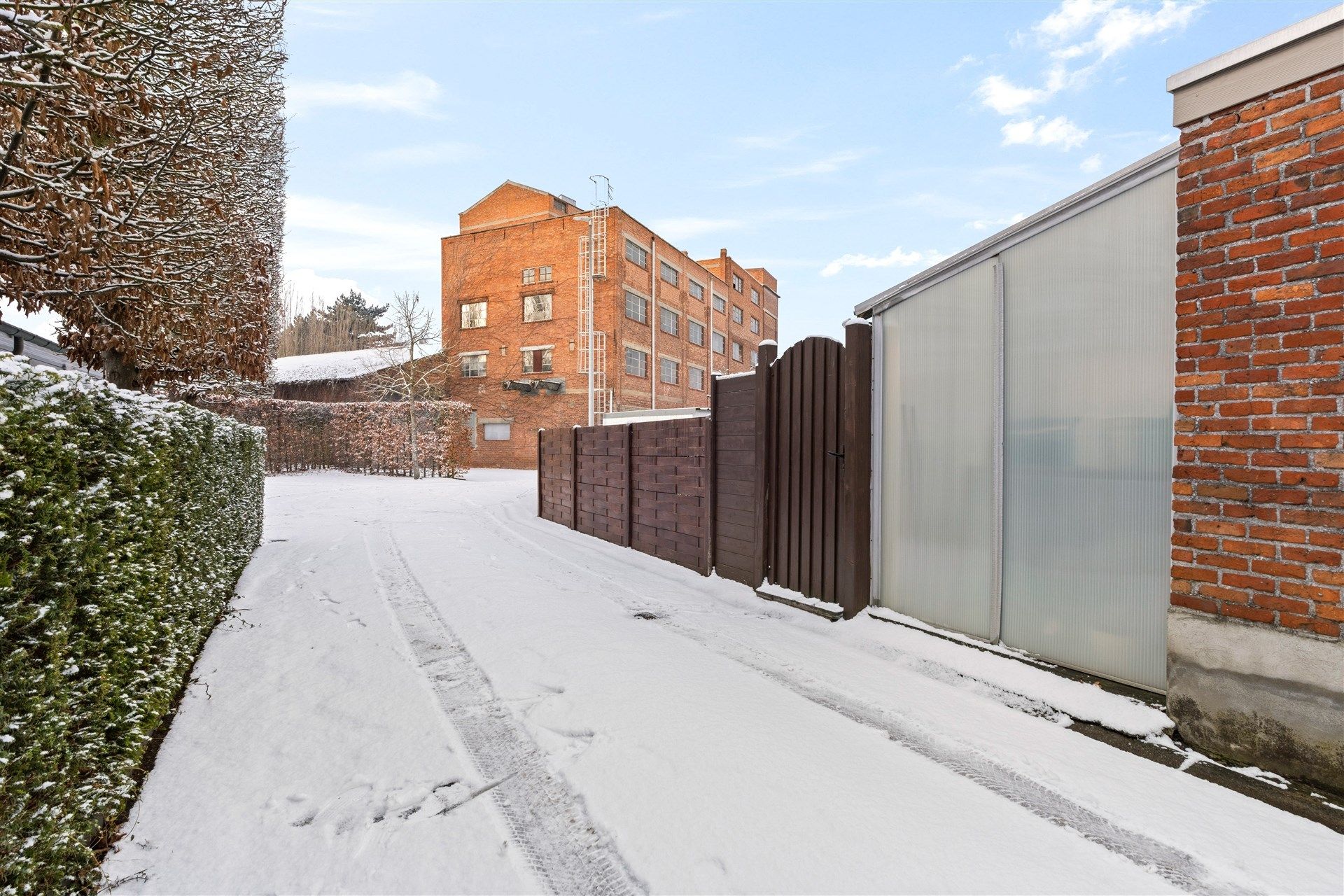 Half open bebouwing foto 19