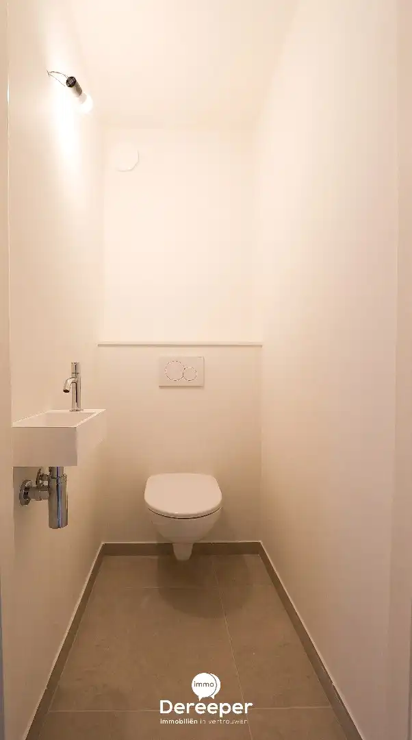 Prachtig gerenoveerd appartement op toplocatie in Assebroek foto 5