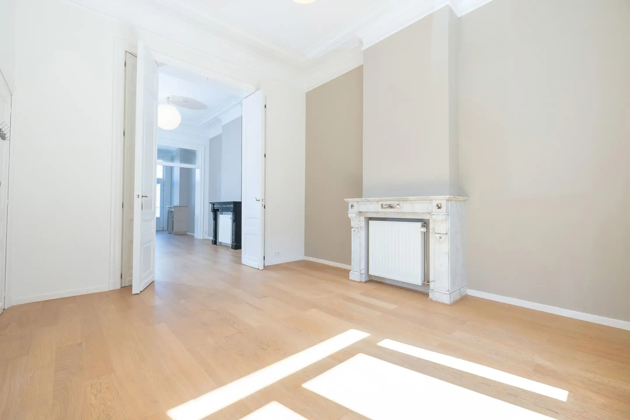 Vorst, gerenoveerde duplex met tuin en charme foto {{pictureIndex}}