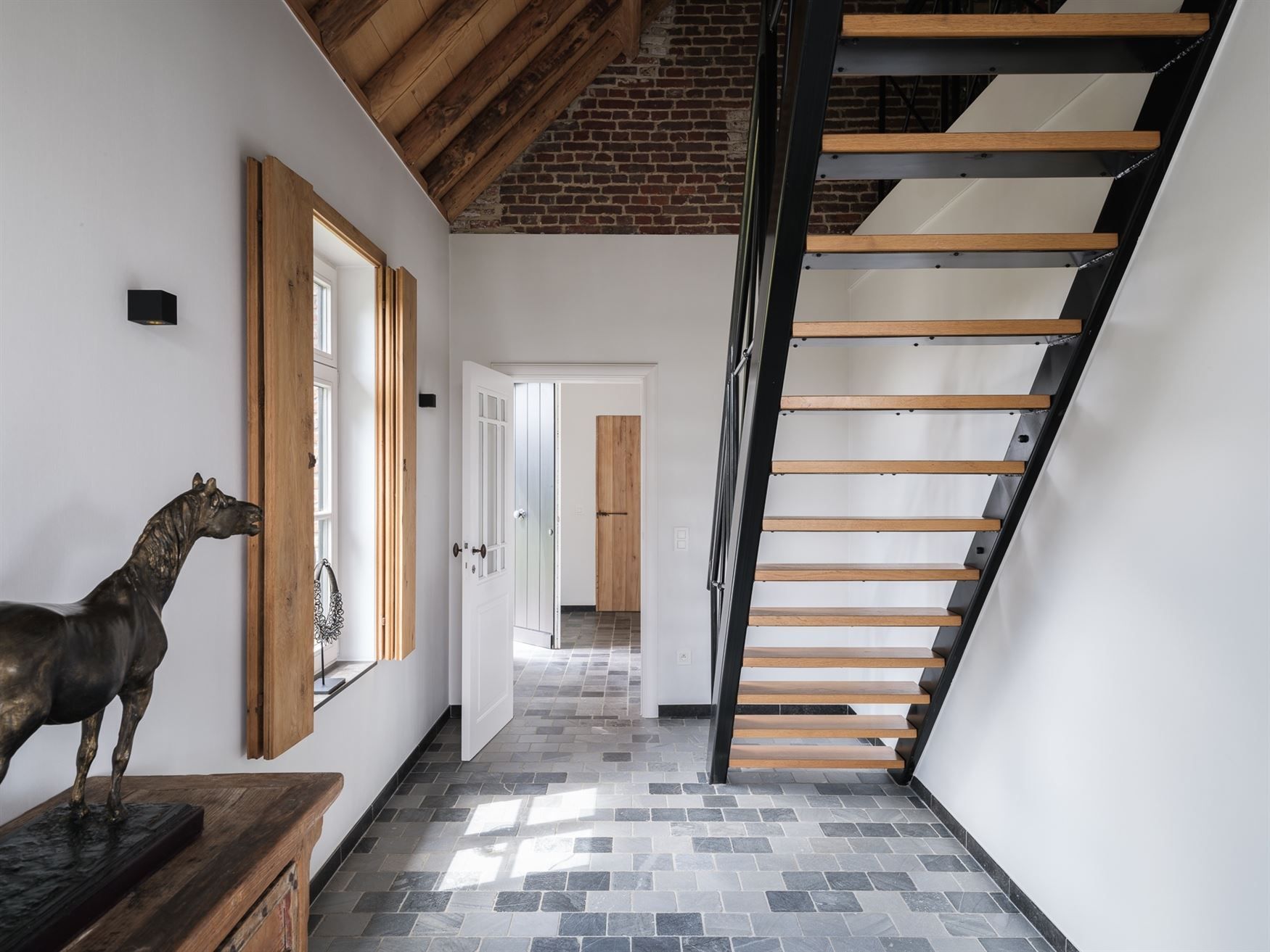 Karaktervolle hoeve met stijl en privacy foto 11