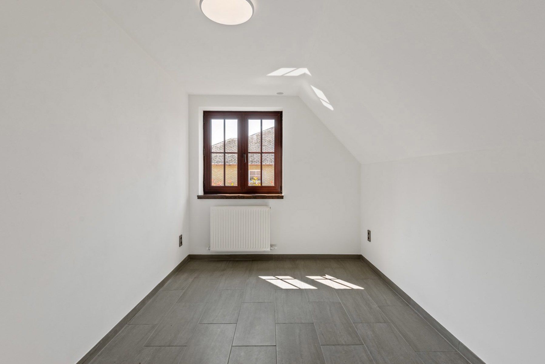 Ruime villa met 5slk en verwarmd zwembad op 2450m² foto 17