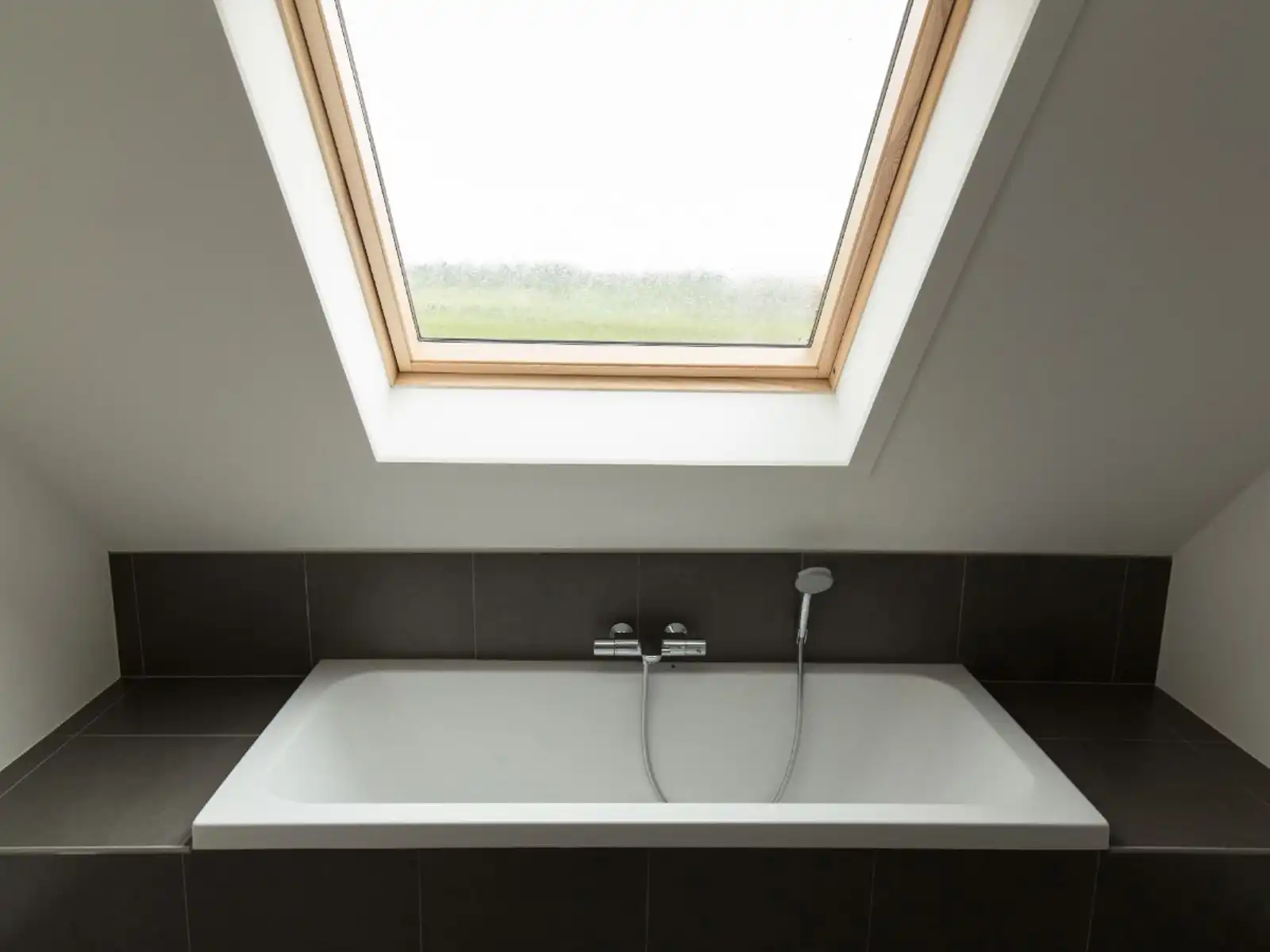 Gezinswoning met landelijk zicht, 3 slaapkamers, garage. foto 16