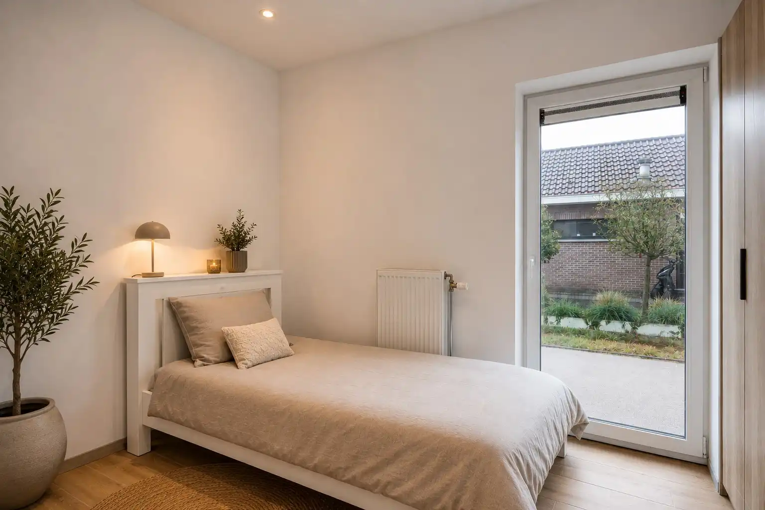 Instapklare, gerenoveerde open bebouwing op toplocatie in Oostakker foto 10