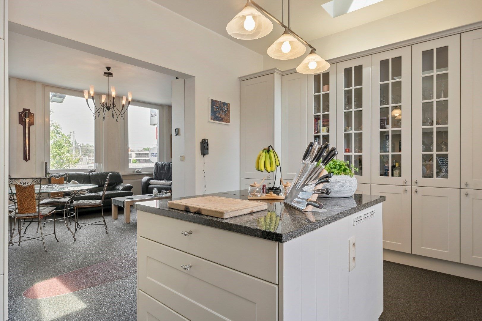 charmante woning op toplocatie met mogelijks handelszaak foto 4