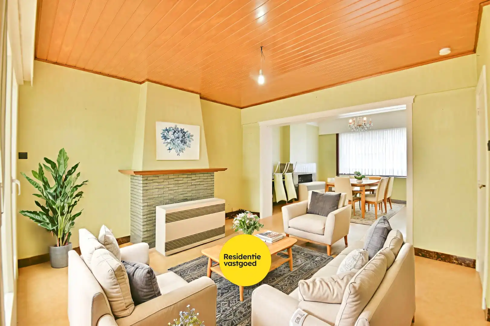 Te renoveren gezinswoning met drie slaapkamers en zongerichte tuin foto 2