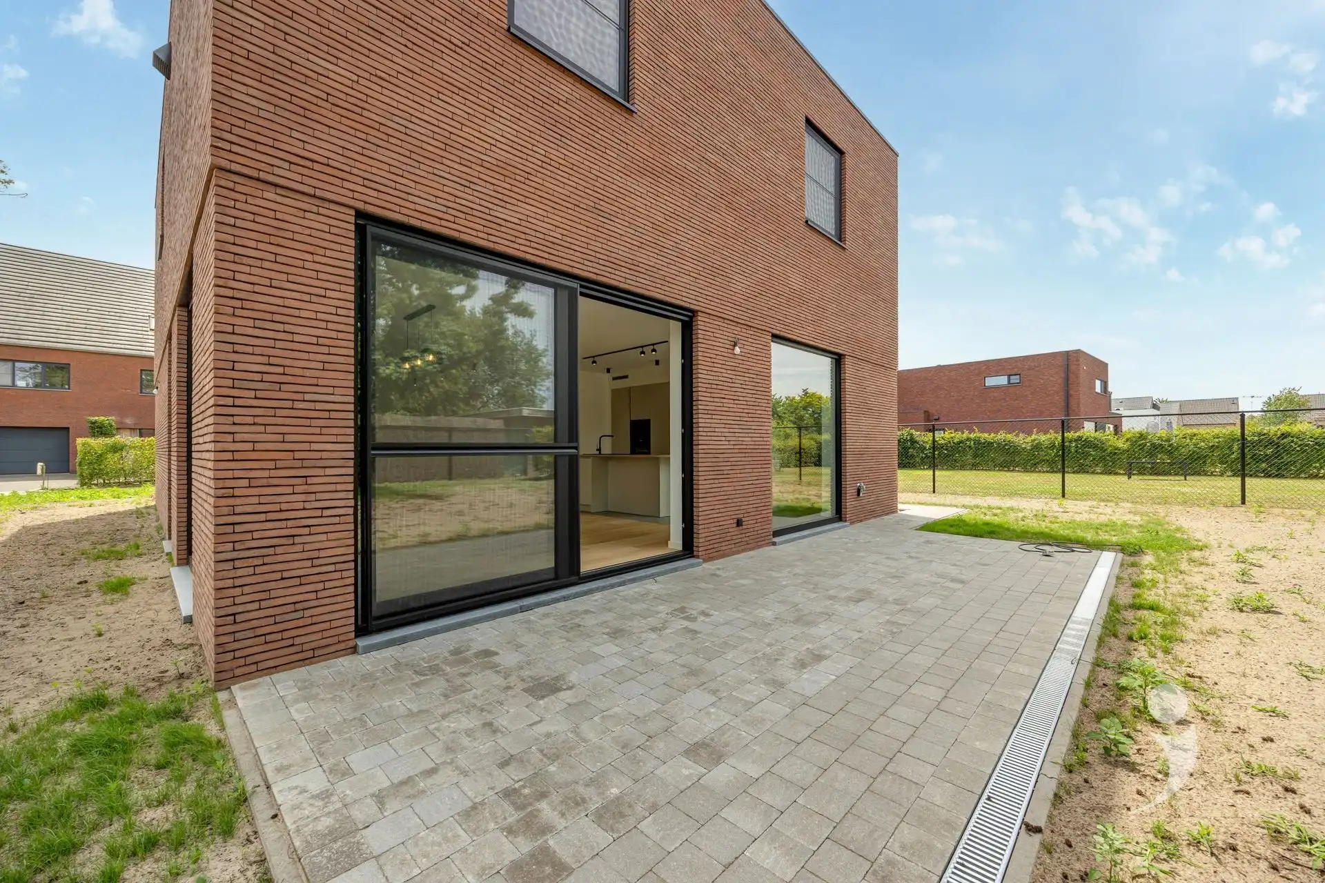 Nieuwbouwwoning in zeer rustige straat! foto 28