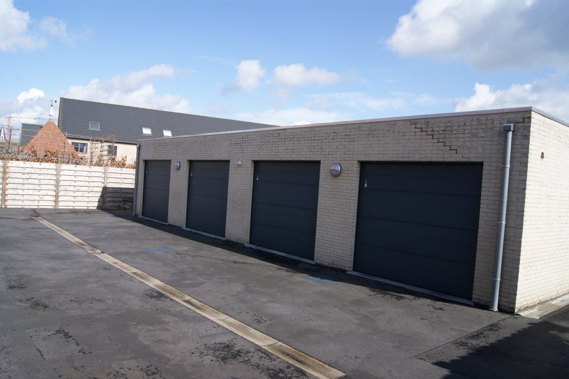 Garage met elektrische poort, gunstig gelegen, Torhout foto 5
