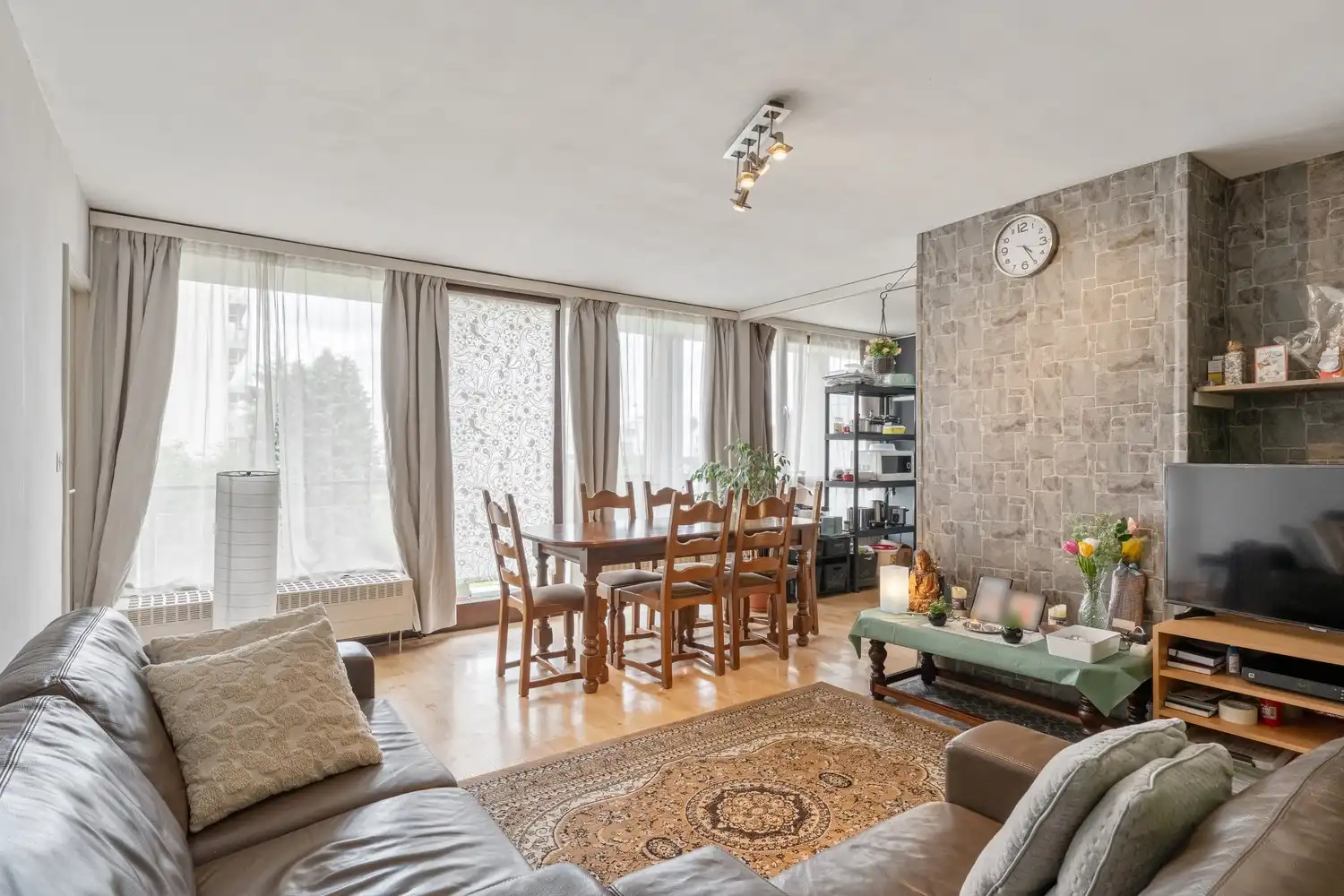 Gunstig gelegen appartement met 2 slaapkamers, ondergrondse autostaanplaats en kelderberging. foto 6