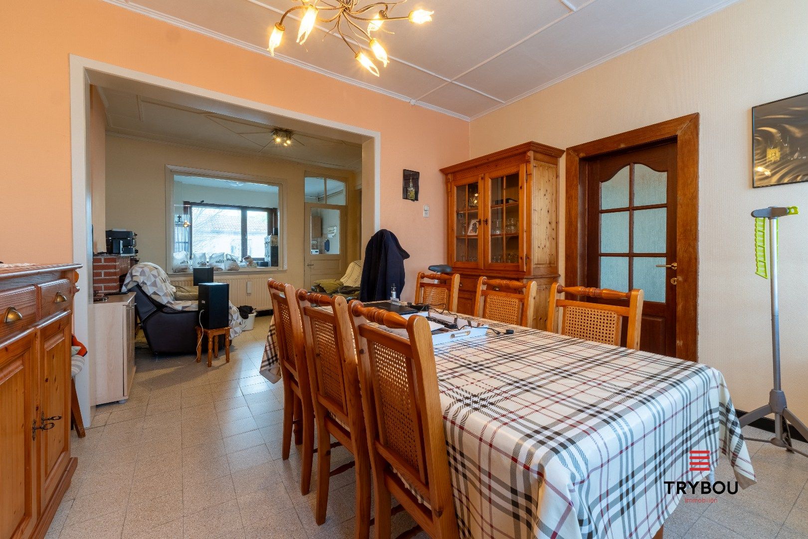 Te renoveren halfopen woning op ruim perceel van 1422m² foto 5