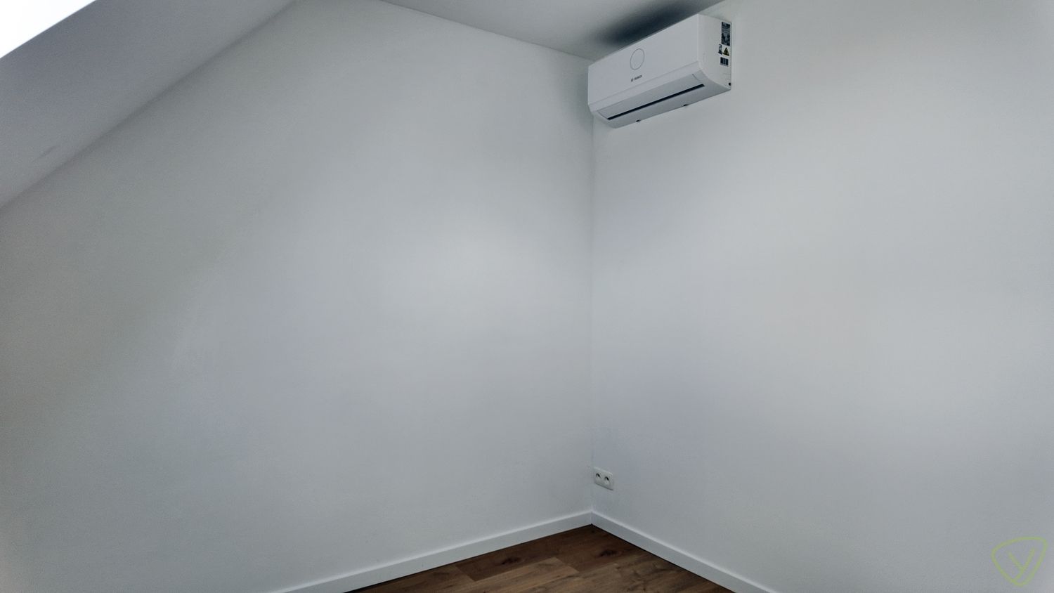 Kwaliteitsvol gerenoveerde en zeer energiezuinige woning vlakbij Veldekensbrug! foto 16