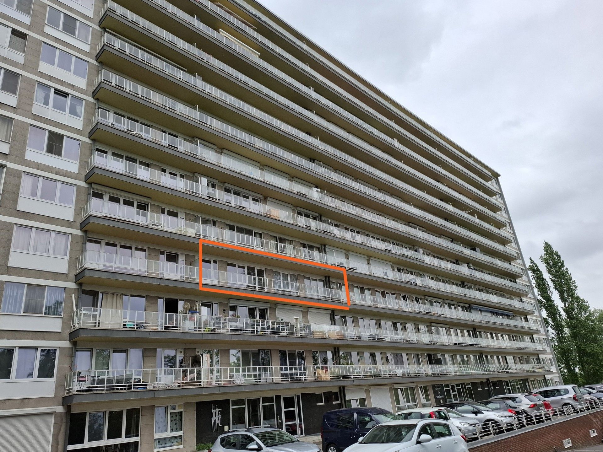 AALST - Betaalbaar appartement met 2 slaapkamers en terras! foto {{pictureIndex}}