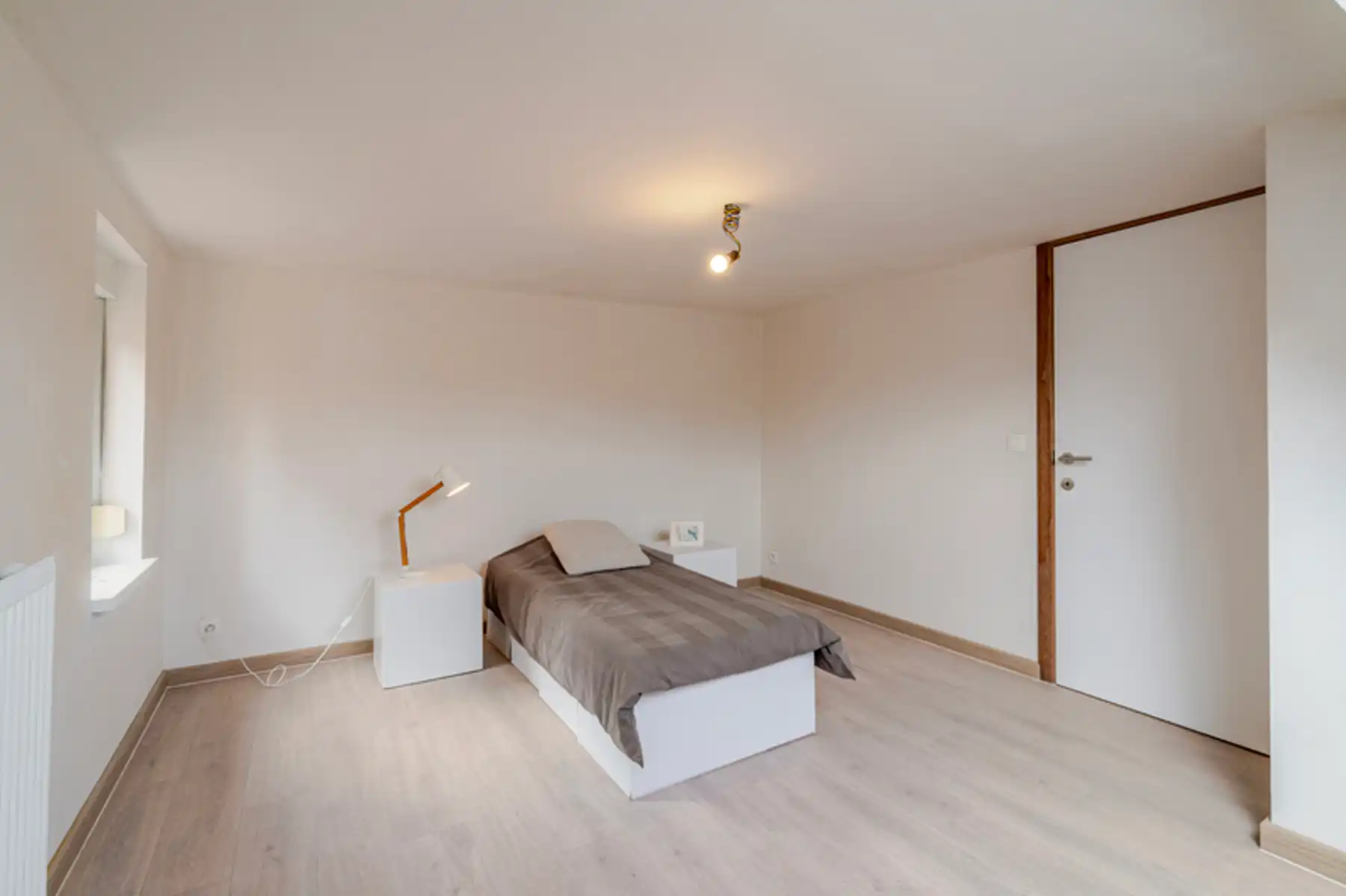 Gerenoveerde gezinswoning met 4 slpk aan station van Beernem foto 18