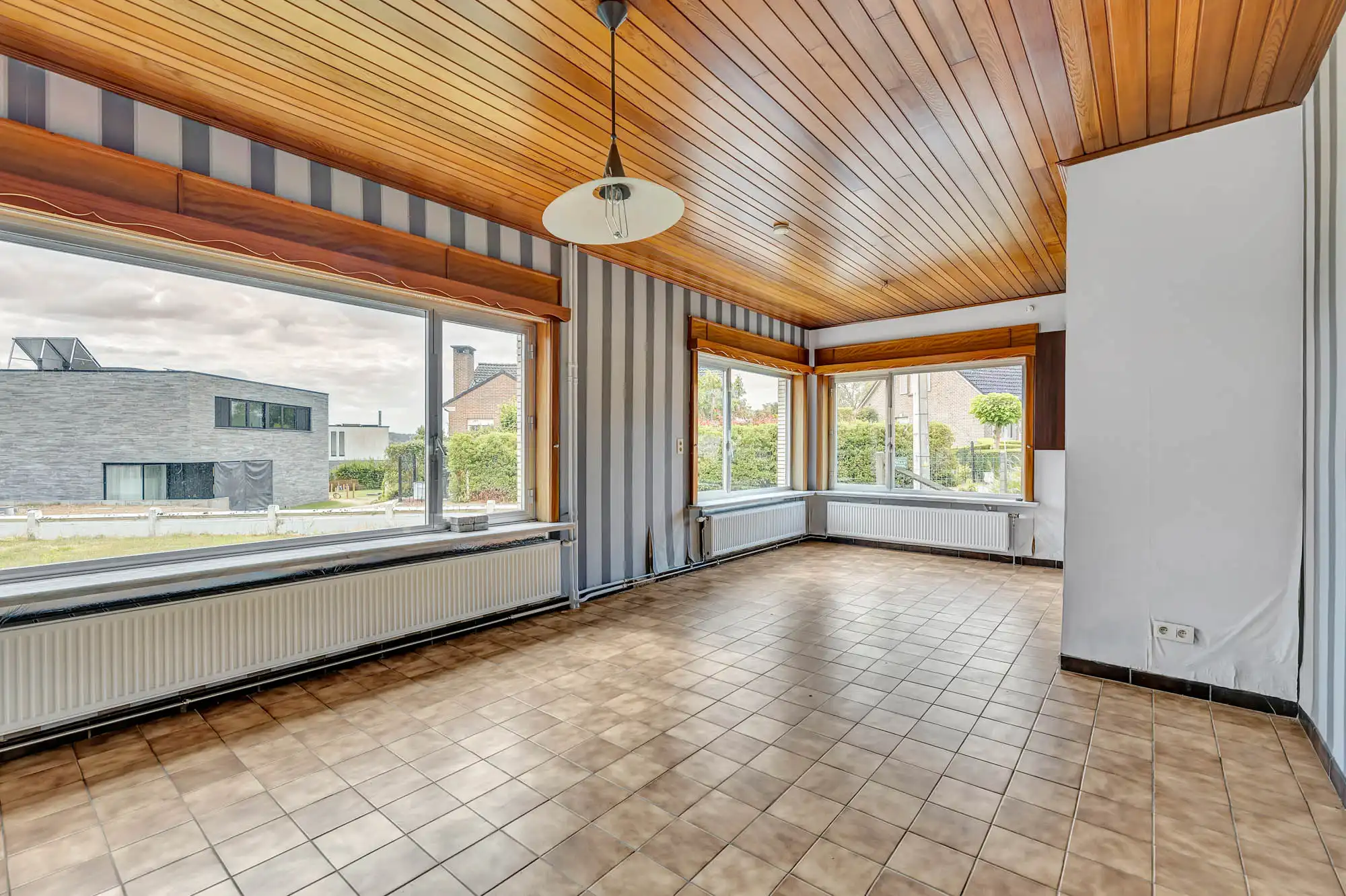 Te renoveren woning op 3a36ca met 3 slaapkamers en garage foto 6