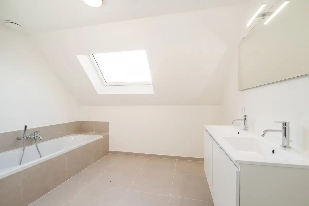 2 nouvelles maisons avec garage à Saint-Léger foto 10