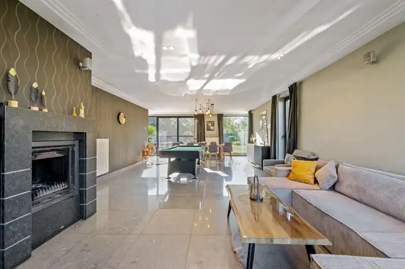 Ruime villa met zwembad  foto 6