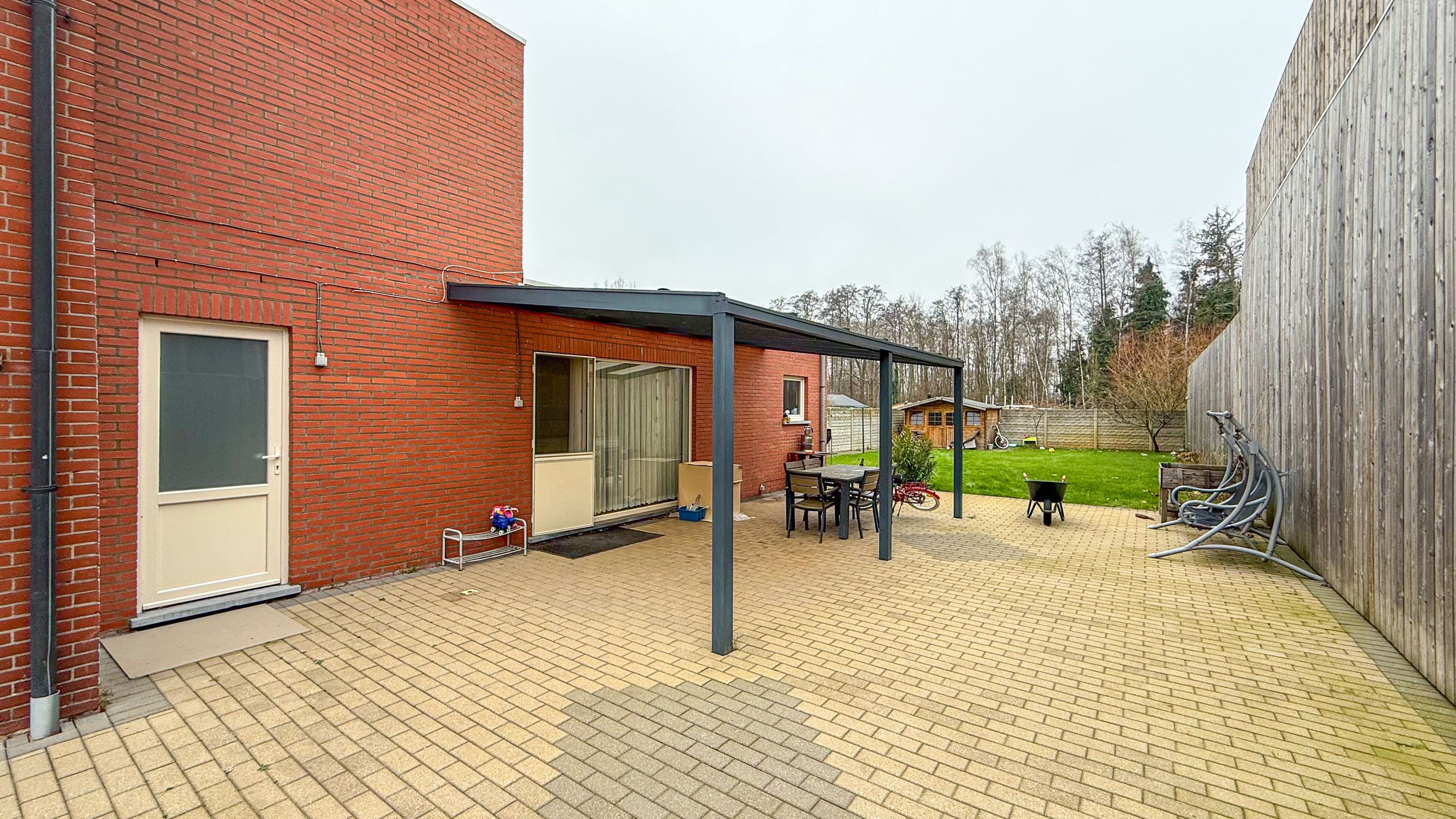 Ruime halfopen woning te huur met grote omheinde tuin! foto 32