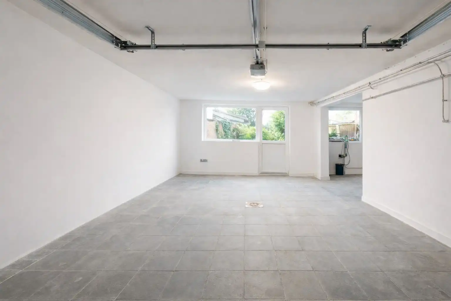 Gerenoveerde bel-étage met 3 slaapkamers en ruime garage foto 16