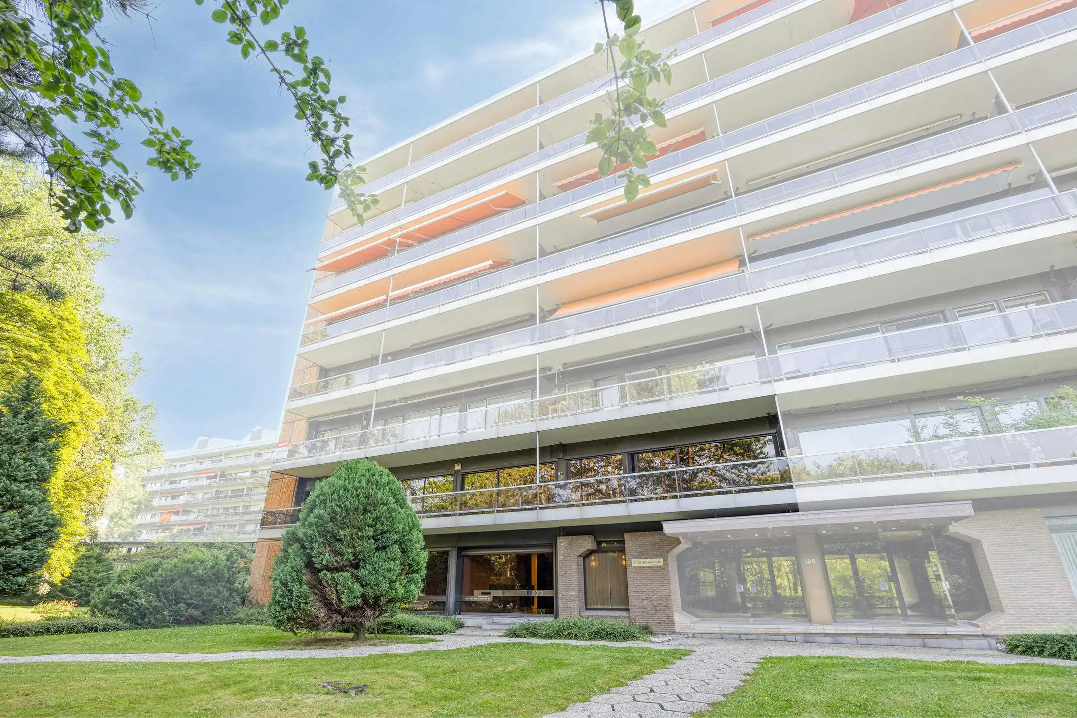 Grote kantoorruimtes (mogelijkheid tot 5 appartementen) in Strombeek: een strategische keuze voor ondernemingen foto 4