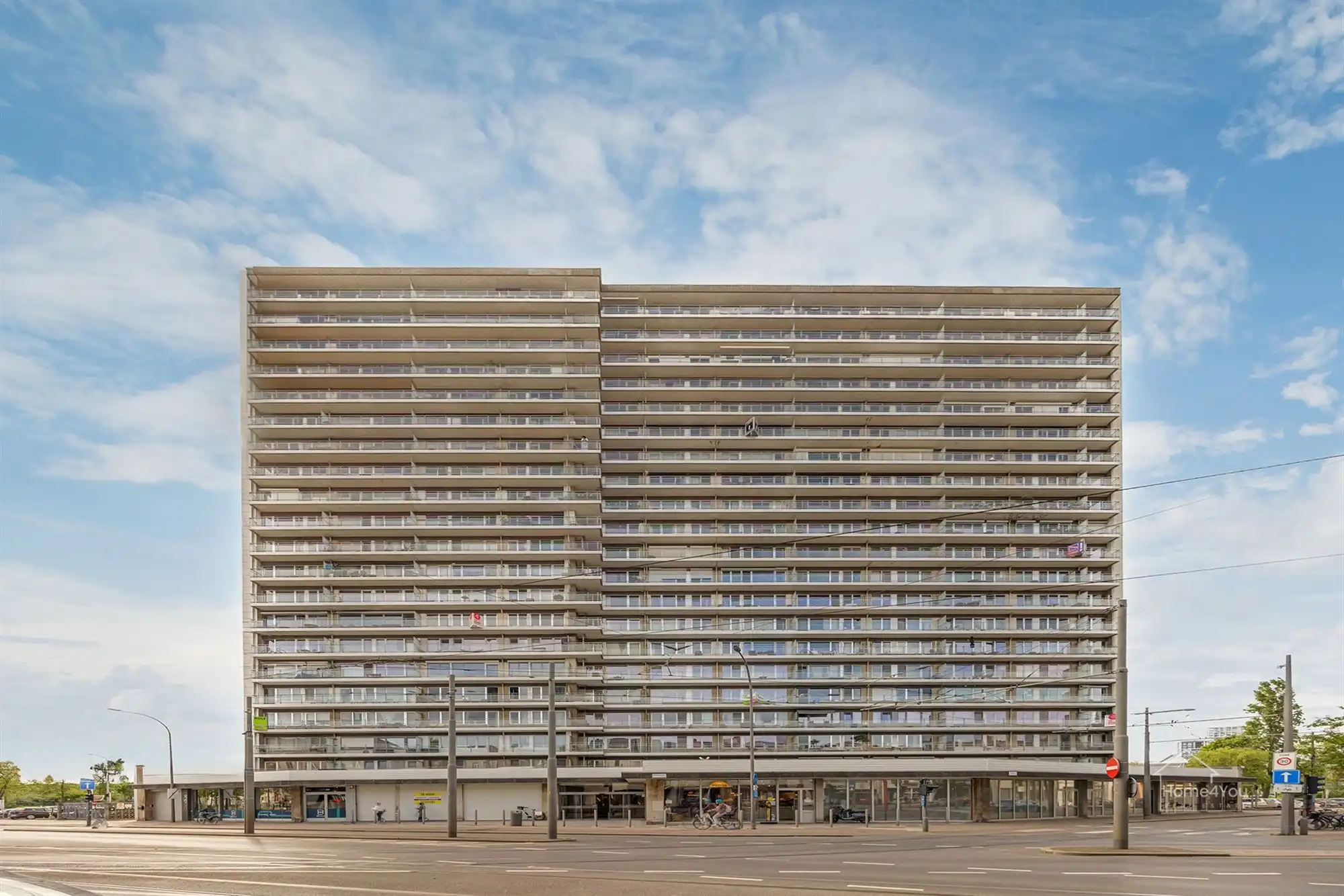 Instapklaar en lichtrijk appartement met 3 slaapkamers foto 2