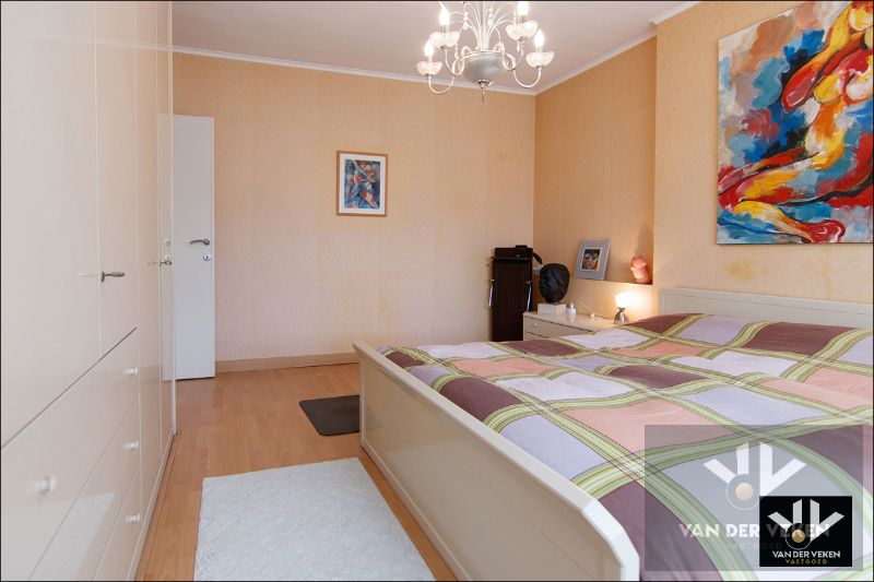 STIJLVOLLE HOB MET MODERN COMFORT EN ZWEMBAD foto 20