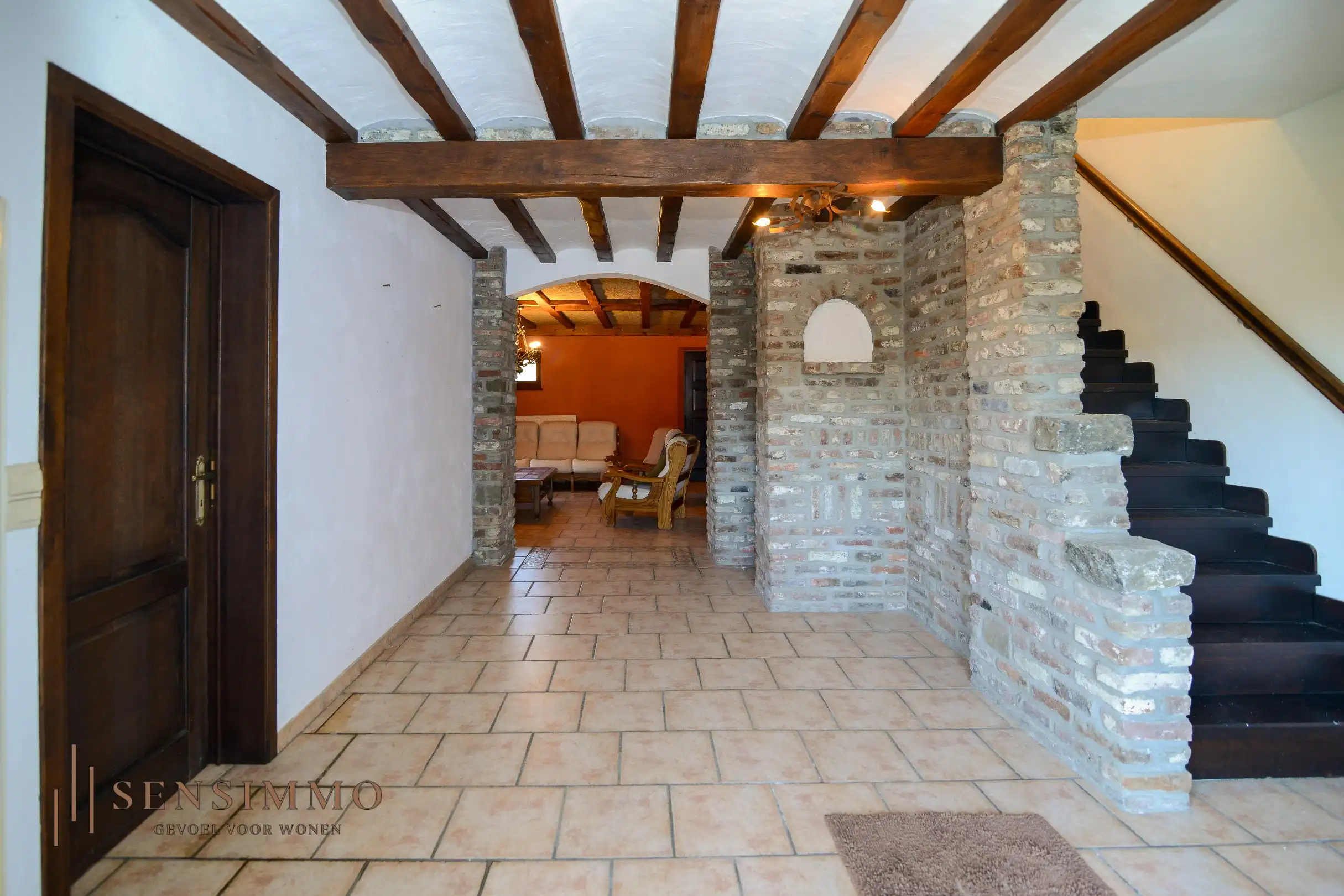 Woning met 3 slaapkamers op ruim perceel van 25a95ca foto 3