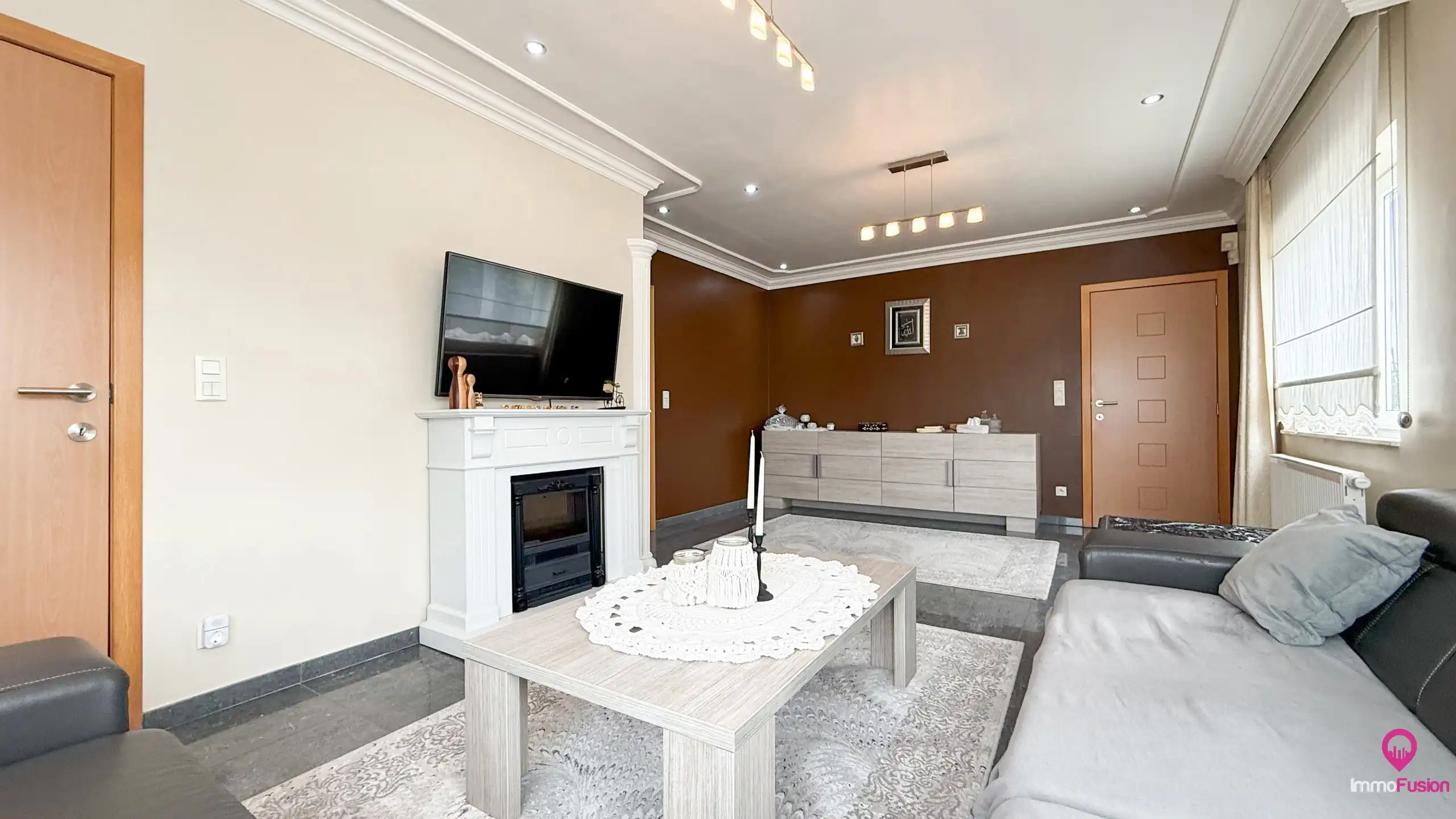 Ruime woning van 285m² met 5 slpks en apart bureel ruimte!  foto 5