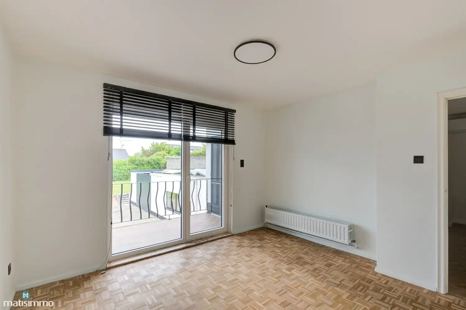 VOLLEDIG GERENOVEERDE EN ENERGIEZUINIGE WONING MET DUBBELE GARAGE EN OPSLAGRUIMTE IN HERDEREN foto 15