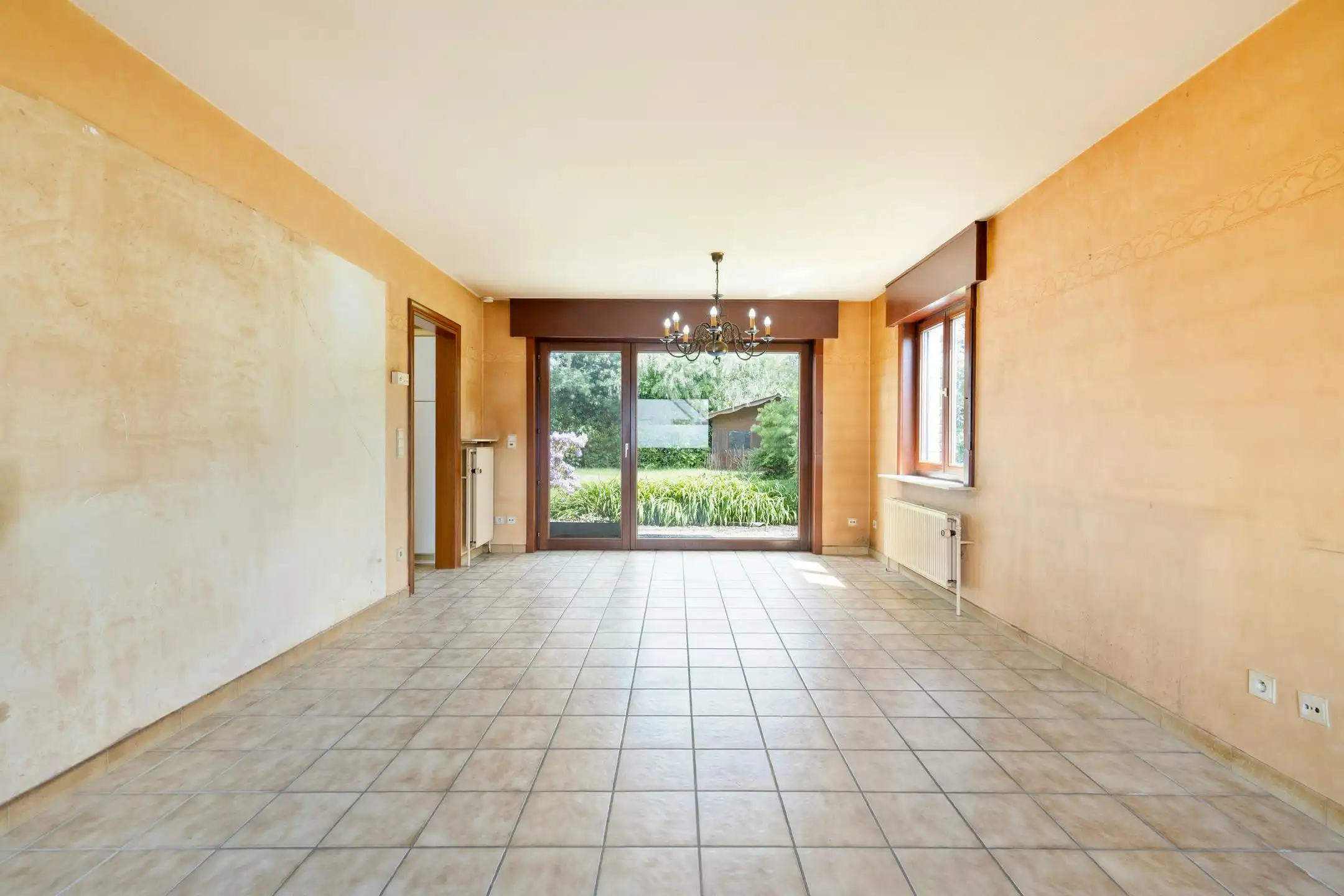 Alleenstaand huis op residentiële locatie te koop in Gullegem foto 3