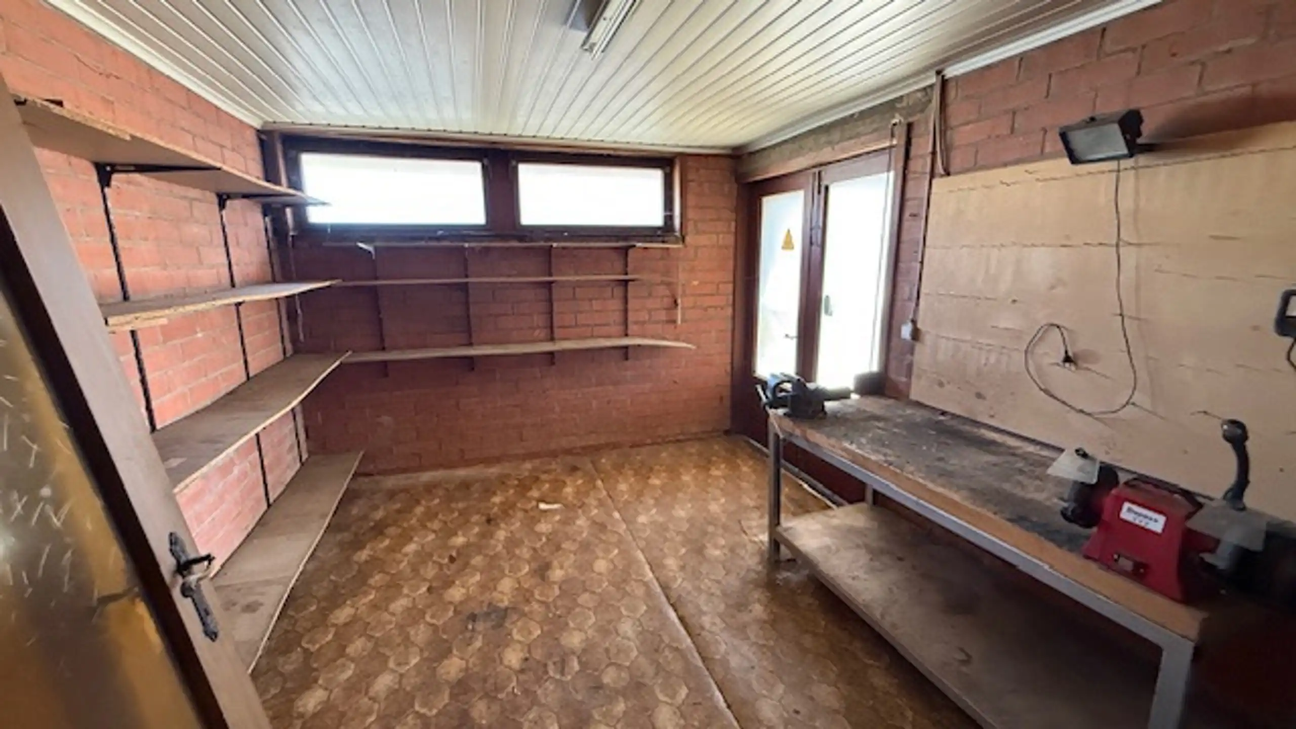 Te renoveren woning in een rustige en groene omgeving foto 8