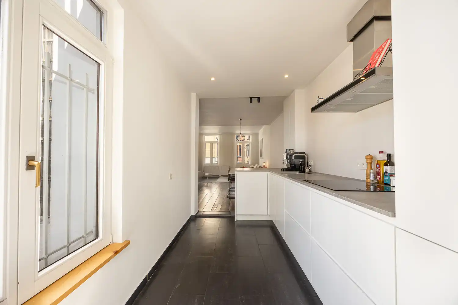 Instapklare Bel-étagewoning met 2 à 3 slk's te Zurenborg met 2 zonnige terrassen en garage foto 9