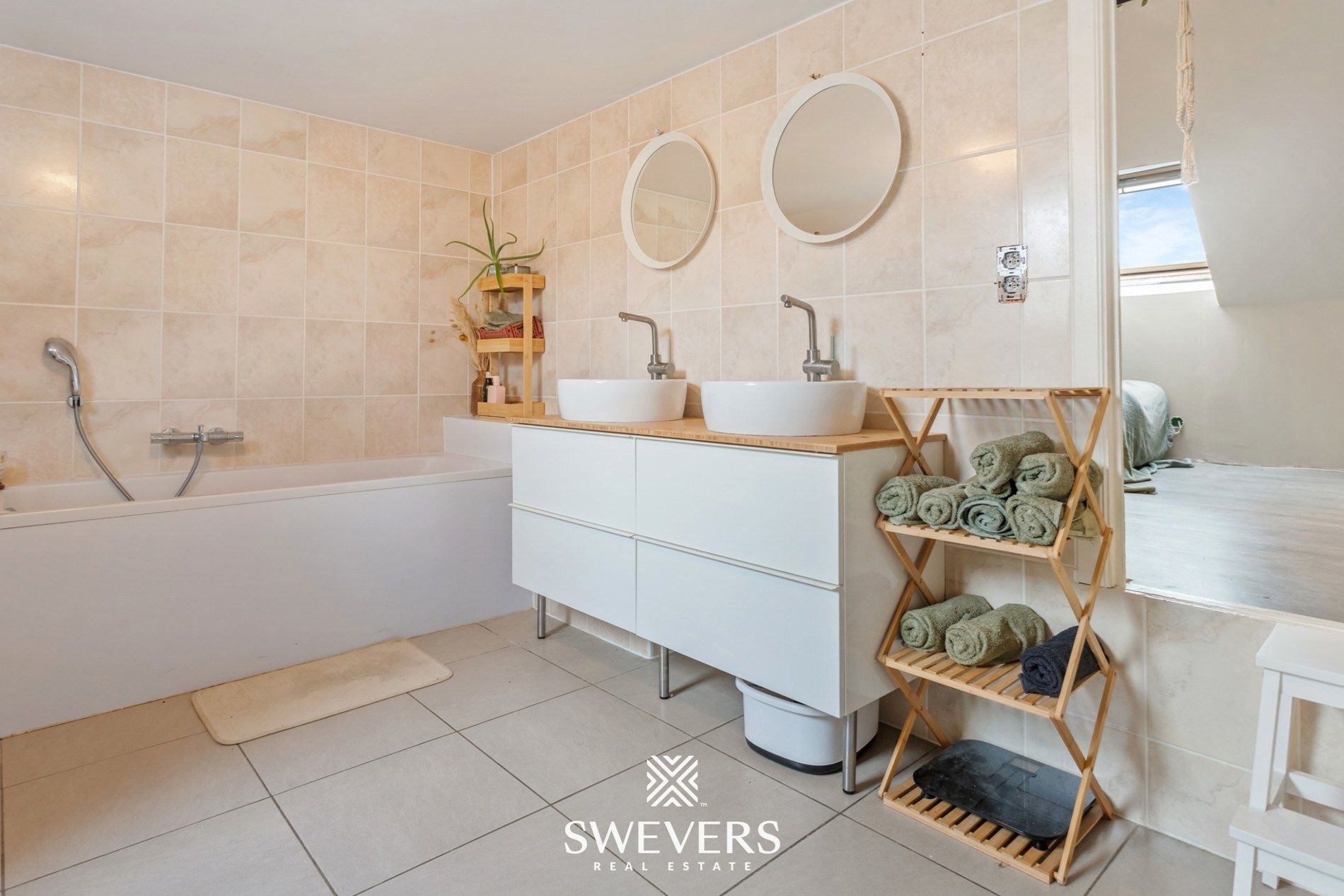 Instapklare woning met 4 slpk vlakbij het centrum van Herk-de-Stad foto 18