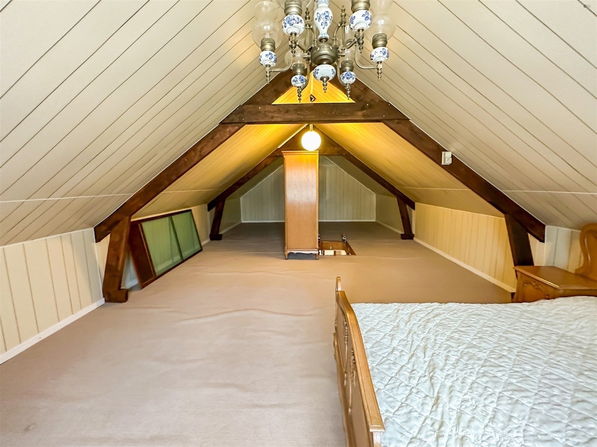Goed onderhouden, ruime bungalow op 594m² grond foto 19