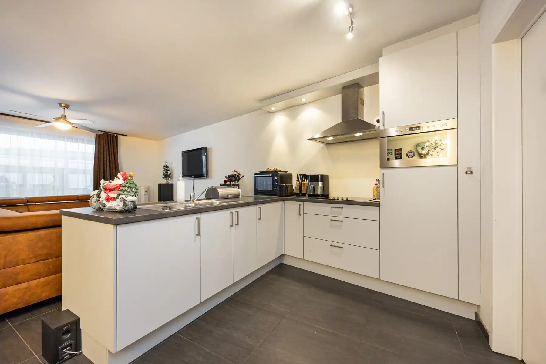 Instapklaar gelijkvloers appartement (97 m²) + parkeerplaats foto 8