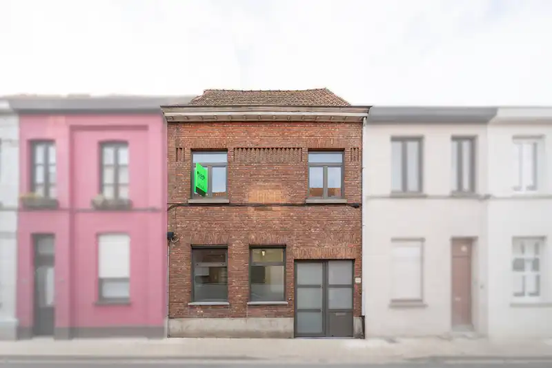 Gerenoveerde rijwoning te centrum Roeselare foto {{pictureIndex}}