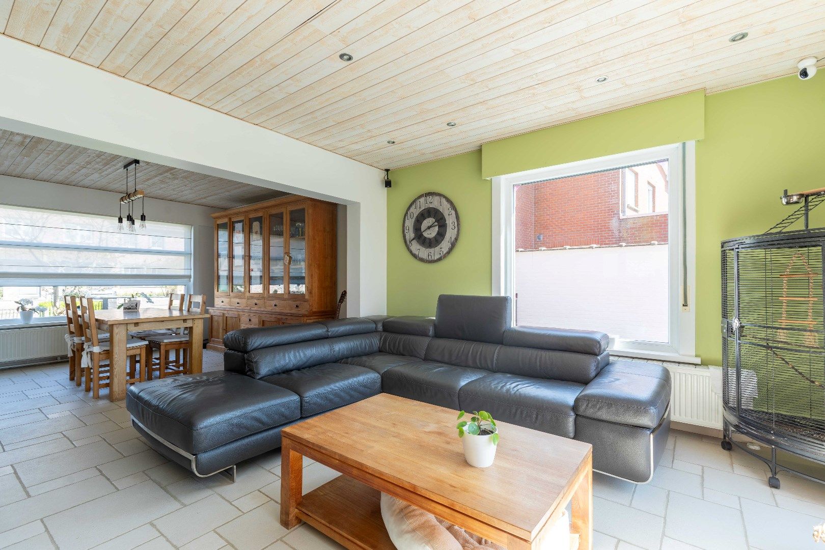 Vernieuwde energiezuinige alleenstaande woning met bijgebouwen  foto 4