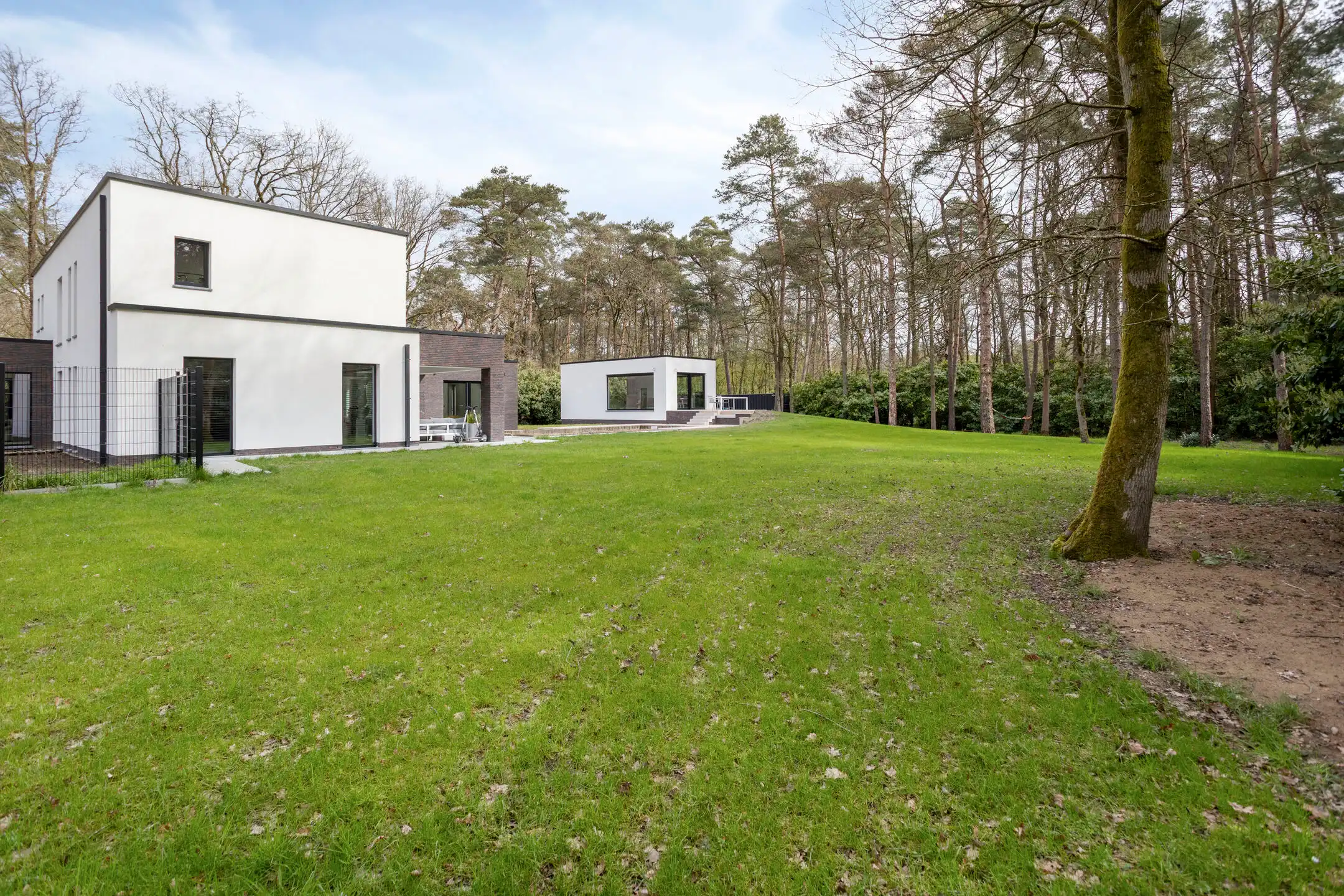 Riante villa met bijgebouw en aangrenzende bouwgrond op uniek perceel  foto 36