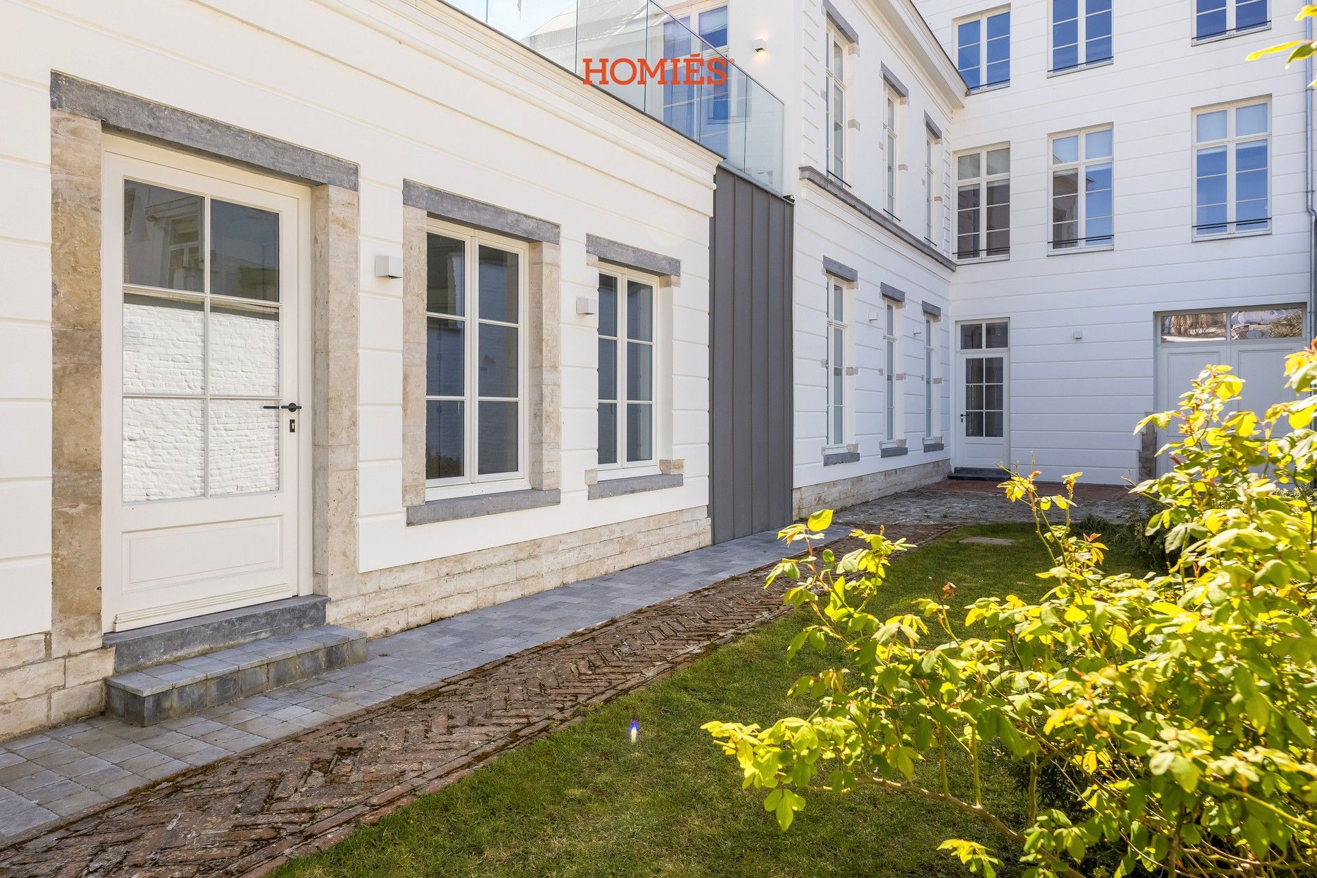High-end gelijkvloers appartement met tuin, in historisch pand foto 13