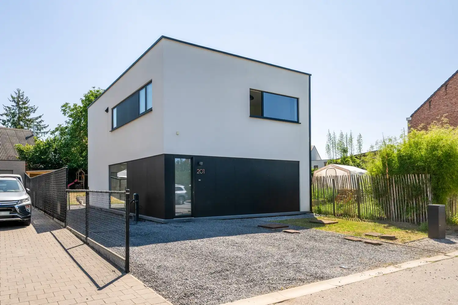 Energiezuinige woning met 3 slpkrs en bureau te Kampenhout foto {{pictureIndex}}