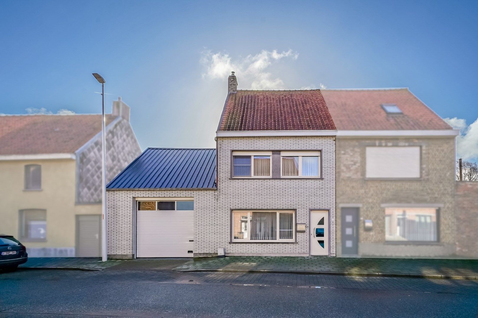 TE KOOP  instapklare woning met grote zonnige tuin en garage/loods. foto 19