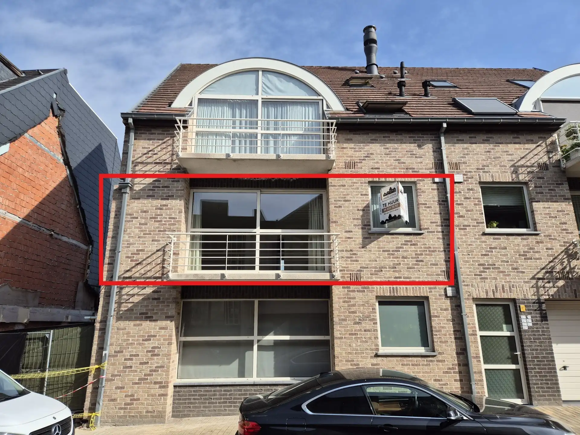 Instapklaar appartement met 2 slaapkamers, terras en lift — centraal in Wetteren foto {{pictureIndex}}